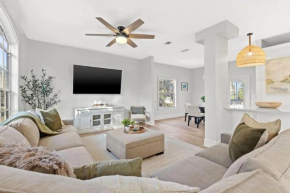 Updated Home w Heated Pool, Near Beaches - Five-Bedroom House